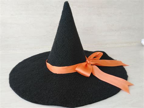 Creating a DIY witch hat out of felt